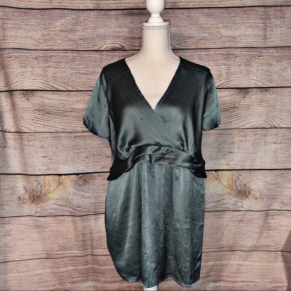 Motherhood Maternity Short Sleeve V Neck Top Sz XL - Picture 2 of 8